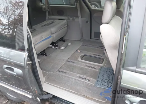 2002 Chrysler Town & Country Limited from USA, damaged, VIN 2C8GP64L02R561338